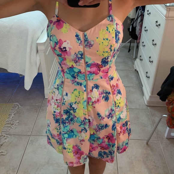 Dresses & Skirts - Adorable floral fit & flare cocktail dress Dresses & Skirts - Adorable floral fit & flare cocktail dress